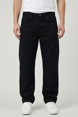 نمای رو برو شلوار بگ مردانه جین مشکی خام شور با کیفیت بالا GENTIMEN